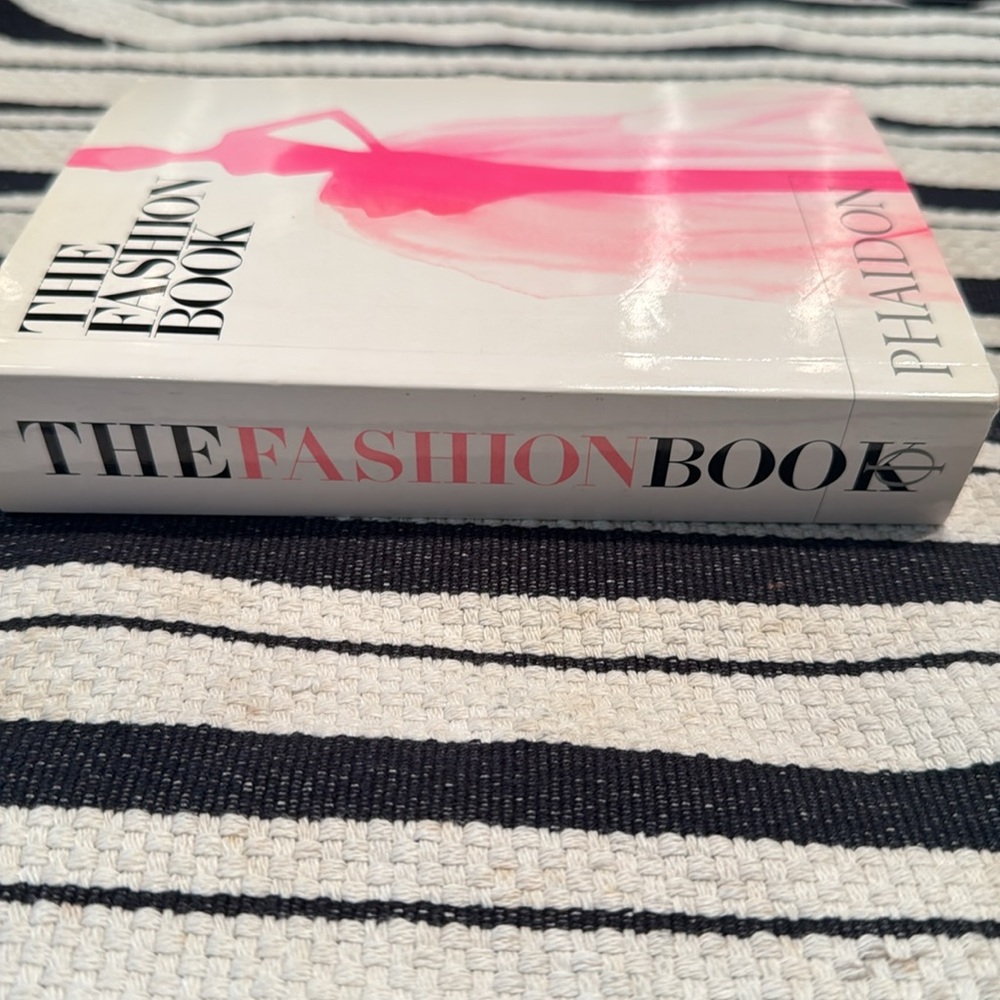 COPY - Phaidon The Fashion Book with Pink Cover - Picture 2 of 8